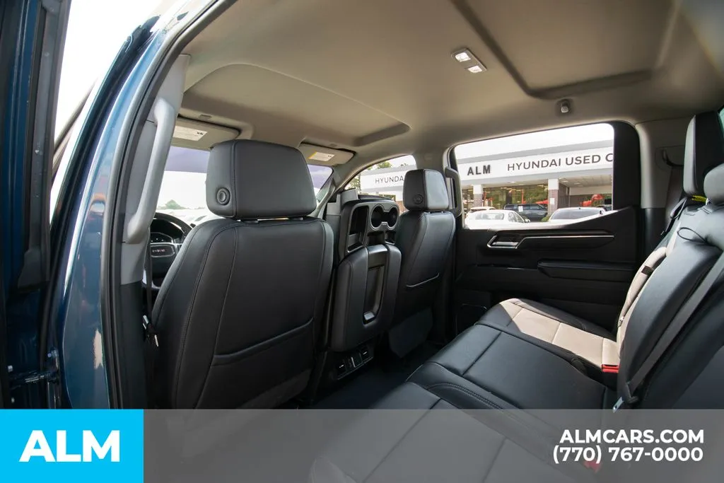 2024 GMC Sierra 1500 SLT - Photo 18