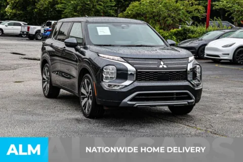 More photos of 2025 Mitsubishi Outlander SE at ALM Newnan, GA