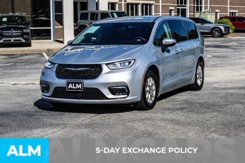 Another view of 2023 Chrysler Pacifica Touring L for sale in Newnan, GA at ALM Newnan