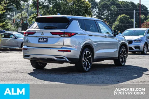 More photos of 2024 Mitsubishi Outlander SE at ALM Newnan, GA