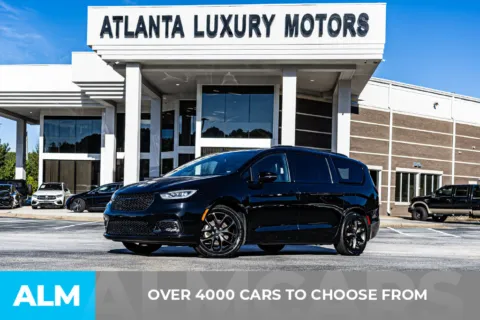 Photos of 2025 Chrysler Pacifica Limited for sale in Newnan, GA at ALM Newnan