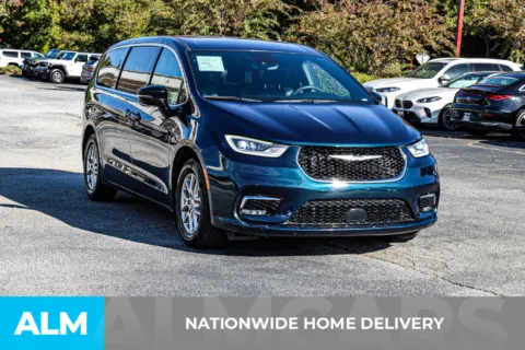 More photos of 2025 Chrysler Pacifica Select at ALM Newnan, GA