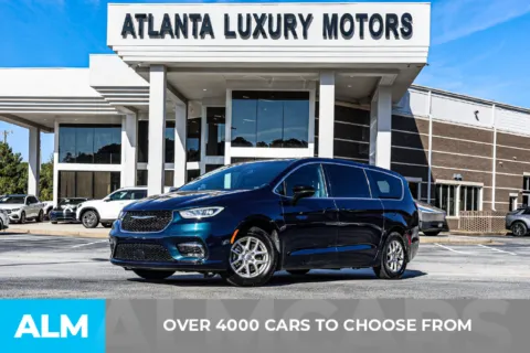 Photos of 2025 Chrysler Pacifica Select for sale in Newnan, GA at ALM Newnan