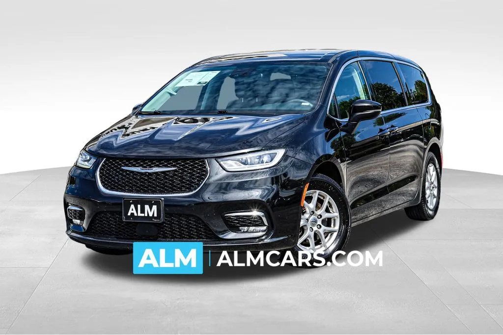 Black 2023 Chrysler Pacifica Touring L for sale in Newnan, GA