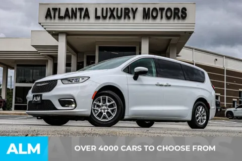 Another view of 2023 Chrysler Pacifica Touring L for sale in Newnan, GA at ALM Newnan