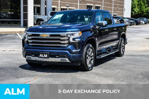 More photos of 2022 Chevrolet Silverado 1500 High Country at ALM Newnan, GA