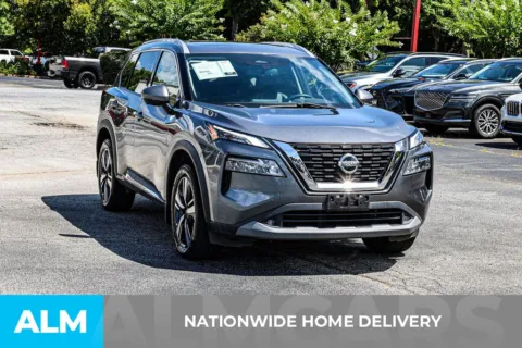 More photos of 2021 Nissan Rogue SL at ALM Newnan, GA