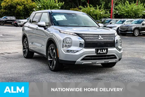 More photos of 2024 Mitsubishi Outlander SE at ALM Newnan, GA