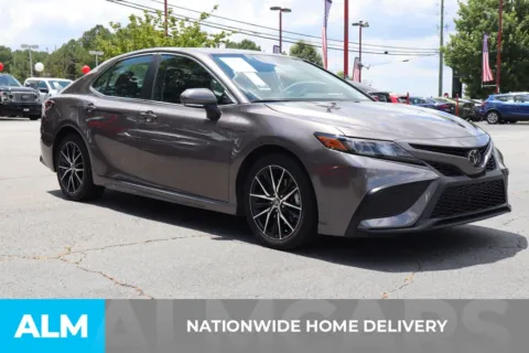 More photos of 2022 Toyota Camry SE at ALM Newnan, GA