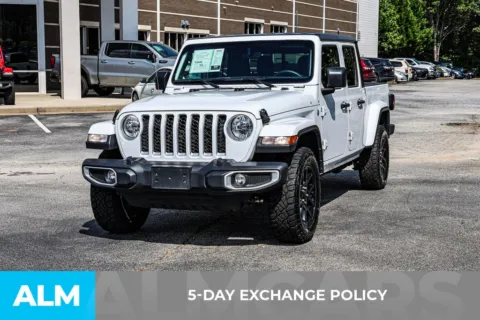 More photos of 2023 Jeep Gladiator Overland at ALM Newnan, GA