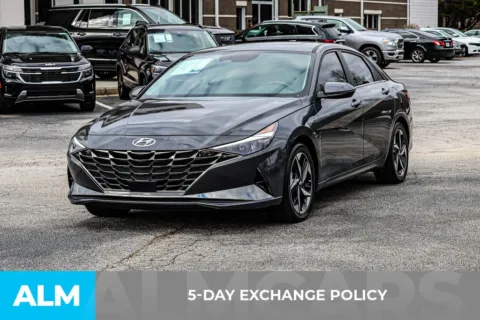 More photos of 2023 Hyundai Elantra Hybrid Limited at ALM Newnan, GA