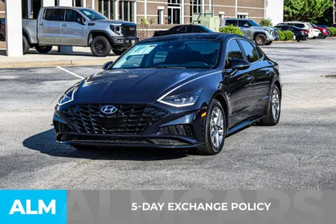 More photos of 2023 Hyundai Sonata SEL at ALM Newnan, GA