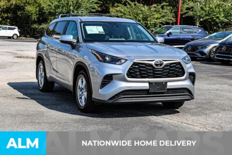 More photos of 2023 Toyota Highlander L at ALM Newnan, GA