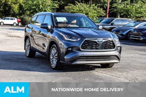 More photos of 2024 Toyota Highlander Hybrid Platinum at ALM Newnan, GA