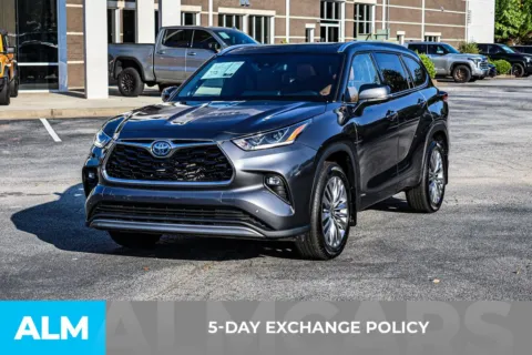 More photos of 2024 Toyota Highlander Hybrid Platinum at ALM Newnan, GA