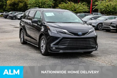 More photos of 2025 Toyota Sienna XLE at ALM Newnan, GA