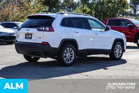 More photos of 2021 Jeep Cherokee Latitude Lux at ALM Newnan, GA