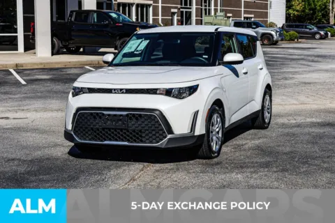 More photos of 2023 Kia Soul LX at ALM Newnan, GA