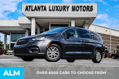 Another view of 2023 Chrysler Pacifica Touring L for sale in Newnan, GA at ALM Newnan