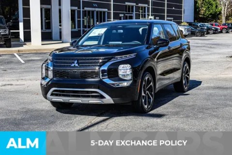More photos of 2024 Mitsubishi Outlander SE at ALM Newnan, GA