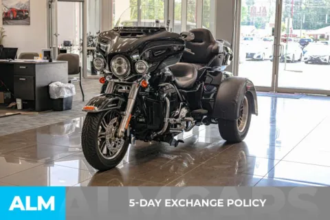 More photos of 2016 Harley-Davidson Trike Tri Glide Ultra at ALM Newnan, GA
