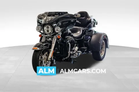 Black 2016 Harley-Davidson Trike Tri Glide Ultra for sale in Newnan, GA