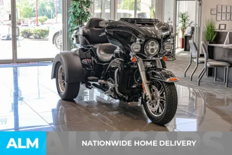 More photos of 2016 Harley-Davidson Trike Tri Glide Ultra at ALM Newnan, GA