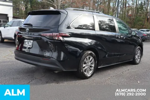 More photos of 2024 Toyota Sienna XLE at ALM Roswell, GA