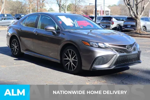 More photos of 2024 Toyota Camry SE at ALM Roswell, GA
