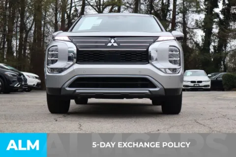 More photos of 2025 Mitsubishi Outlander SE at ALM Roswell, GA