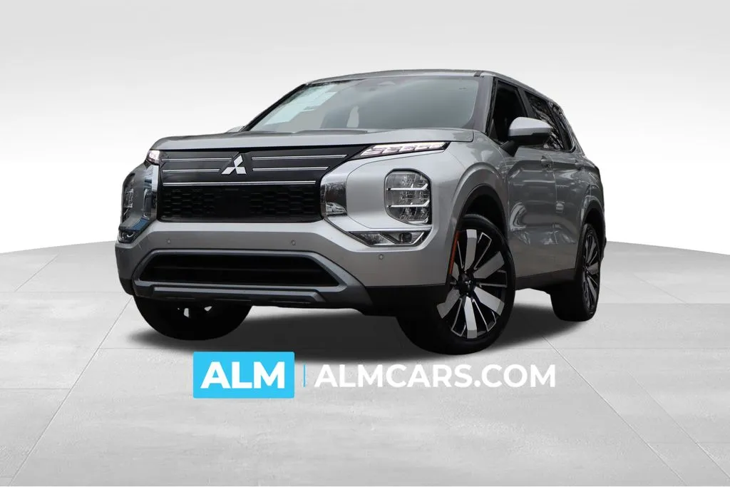 2025 Mitsubishi Outlander SE's photo