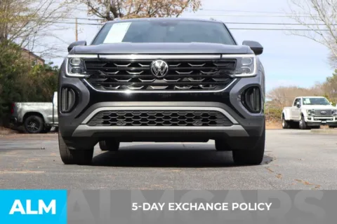 More photos of 2025 Volkswagen Atlas Cross Sport 2.0T SE w/Technology at ALM Roswell, GA