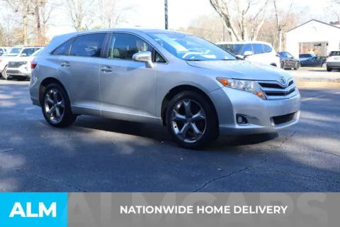 More photos of 2013 Toyota Venza LE at ALM Roswell, GA