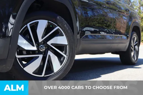 Another view of 2024 Volkswagen Atlas 2.0T SE w/Technology for sale in Roswell, GA at ALM Roswell