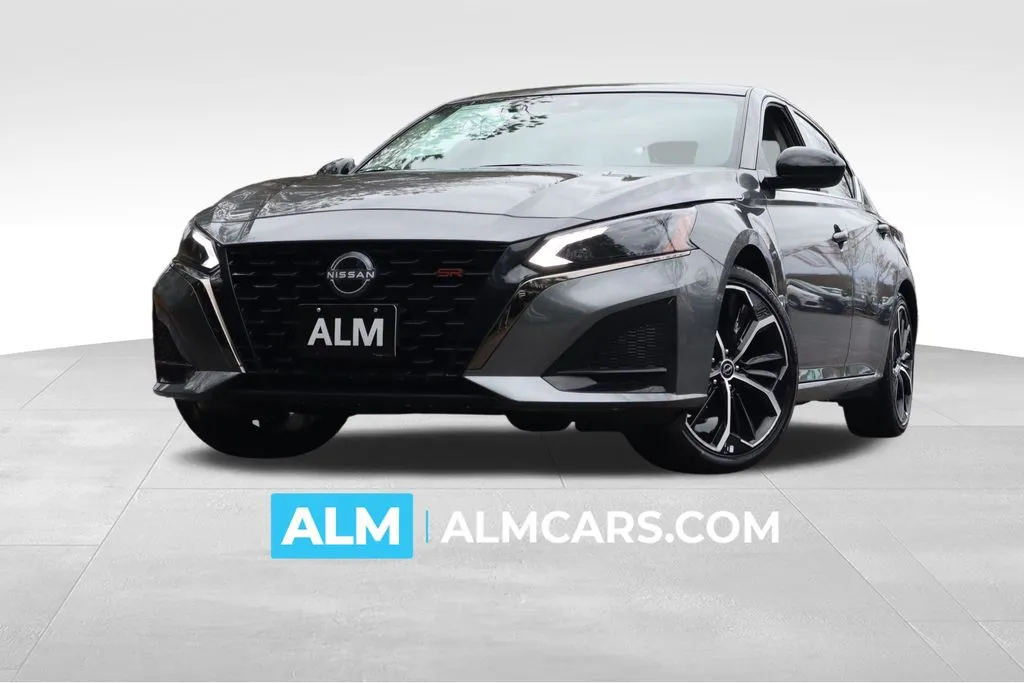 2025 Nissan Altima SR