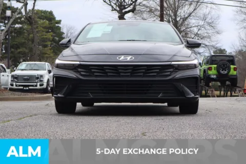 More photos of 2025 Hyundai Elantra SEL Sport at ALM Roswell, GA