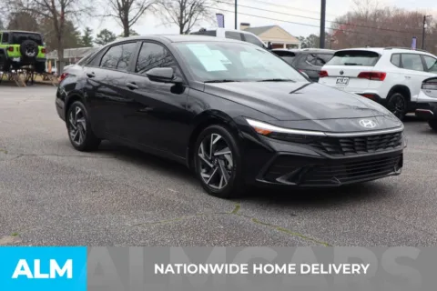 More photos of 2025 Hyundai Elantra SEL Sport at ALM Roswell, GA