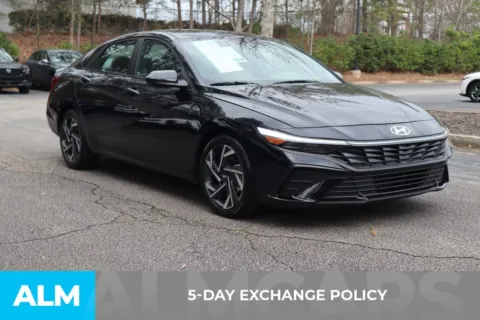 More photos of 2025 Hyundai Elantra SEL Sport at ALM Roswell, GA