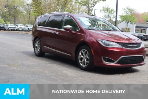 More photos of 2018 Chrysler Pacifica Limited at ALM Roswell, GA