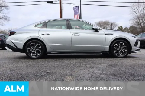 More photos of 2025 Hyundai Sonata SEL at ALM Roswell, GA