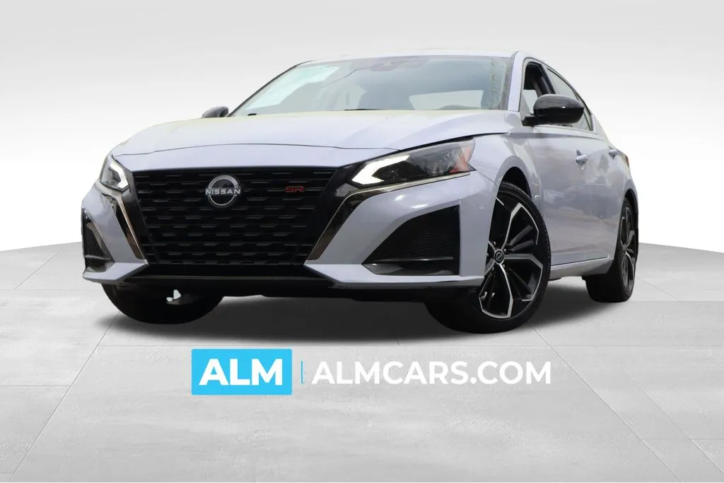 2025 Nissan Altima SR