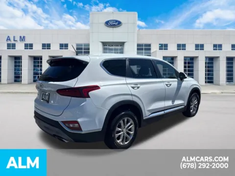 More photos of 2019 Hyundai Santa Fe SE at ALM Roswell, GA