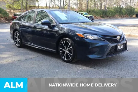 More photos of 2020 Toyota Camry SE at ALM Roswell, GA