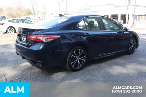More photos of 2020 Toyota Camry SE at ALM Roswell, GA