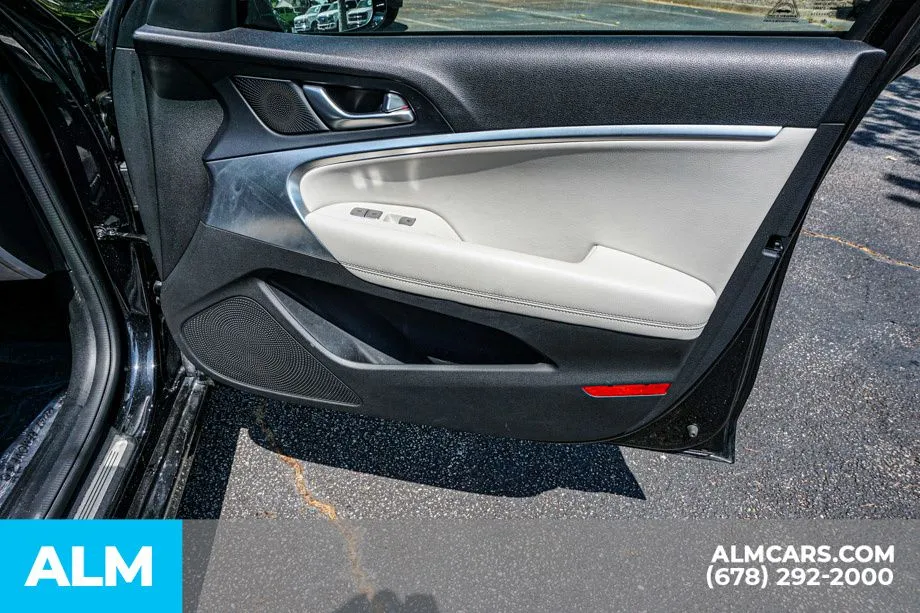 2025 GENESIS G70 Standard - Photo 52