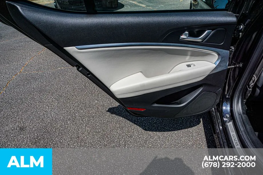 2025 GENESIS G70 Standard - Photo 50