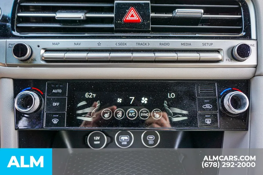 2025 GENESIS G70 Standard - Photo 41