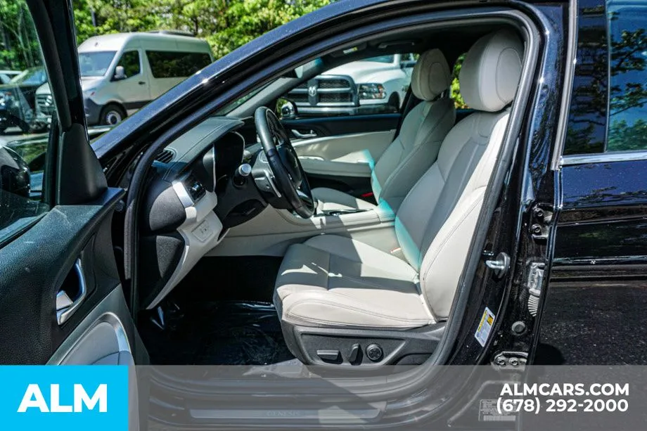 2025 GENESIS G70 Standard - Photo 19