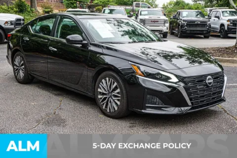 More photos of 2023 Nissan Altima 2.5 SV at ALM Roswell, GA
