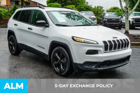 More photos of 2016 Jeep Cherokee Altitude at ALM Roswell, GA